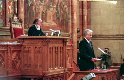 Borisz Jelcin felszólal az Országgyűlés ülésén, 1992. november 11.
