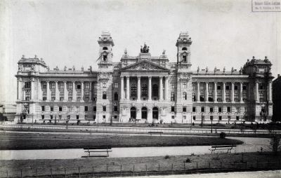 A Magyar Királyi Kúria és Ítélőtábla épülete 1898 körül