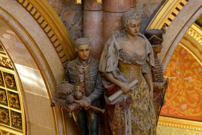 Mária Terézia szobra az Országház kupolacsarnokában.