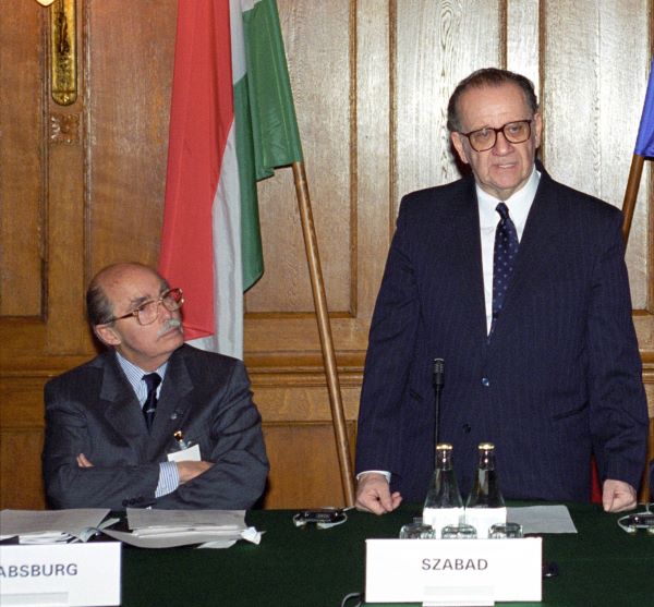 Habsburg Ottó és Szabad György az Országházban
