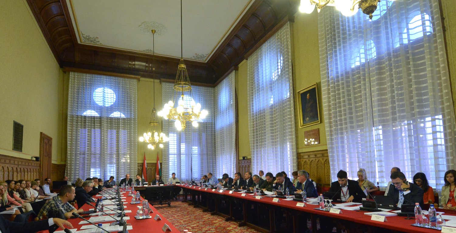 Ülésezik a Törvényalkotási bizottság