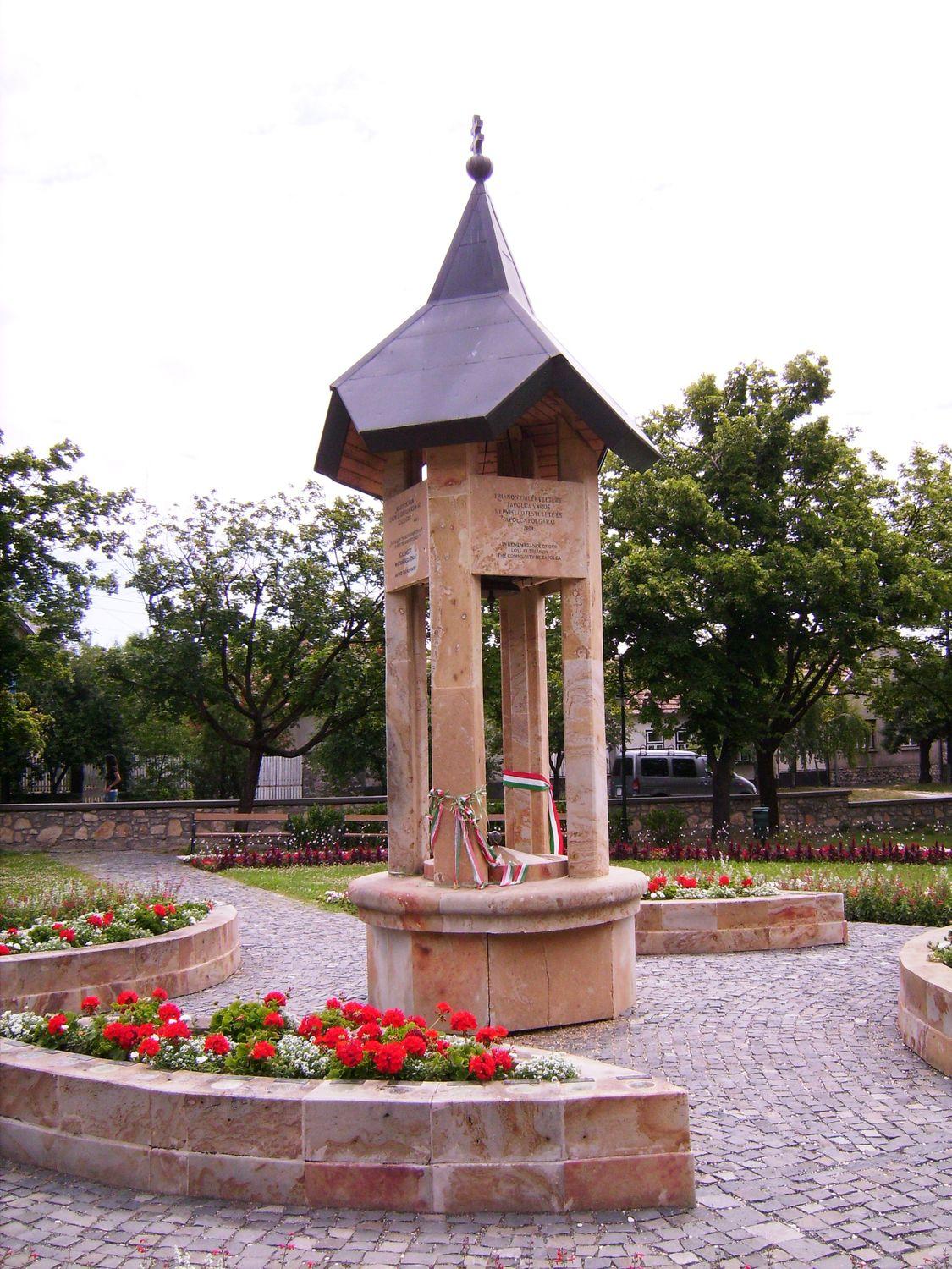 Tapolca, Trianon-emlékmű