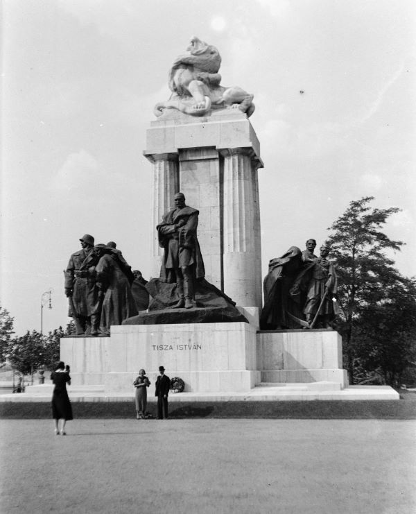 Tisza István szobra, 1938