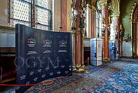 A Magyar Országgyűlés 135 éve az Interparlamentáris Unióban című installáció az Országház főrendiházi társalgójában, 2024