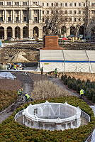 Kertészeti munkák a Kossuth téri rekonstrukció idején, 2014