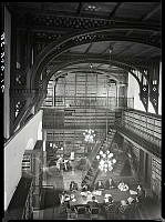 Műszaki fotódokumentáció az Országgyűlési Könyvtár nagy olvasótermének enteriőrjéről az épület felújítása, korszerűsítése idején, 1952