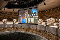 A Szent Korona az Országházban című kiállítás részlete az Országház Kőtárában, 2024