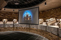 A Szent Korona az Országházban című kiállítás részlete az Országház Kőtárában, 2024