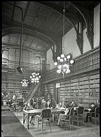 Műszaki fotódokumentáció az Országgyűlési Könyvtár nagy olvasótermének enteriőrjéről az épület felújítása, korszerűsítése idején, 1952