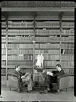 Műszaki fotódokumentáció az Országgyűlési Könyvtár nagy olvasótermének enteriőrjéről az épület felújítása, korszerűsítése idején, 1952