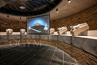 A Szent Korona az Országházban című kiállítás részlete az Országház Kőtárában, 2024